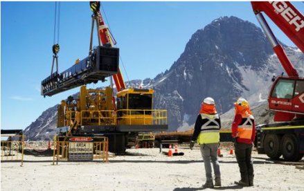 Nueva perforadora llega a Codelco Andina para mejorar los procesos productivos de Mina Rajo